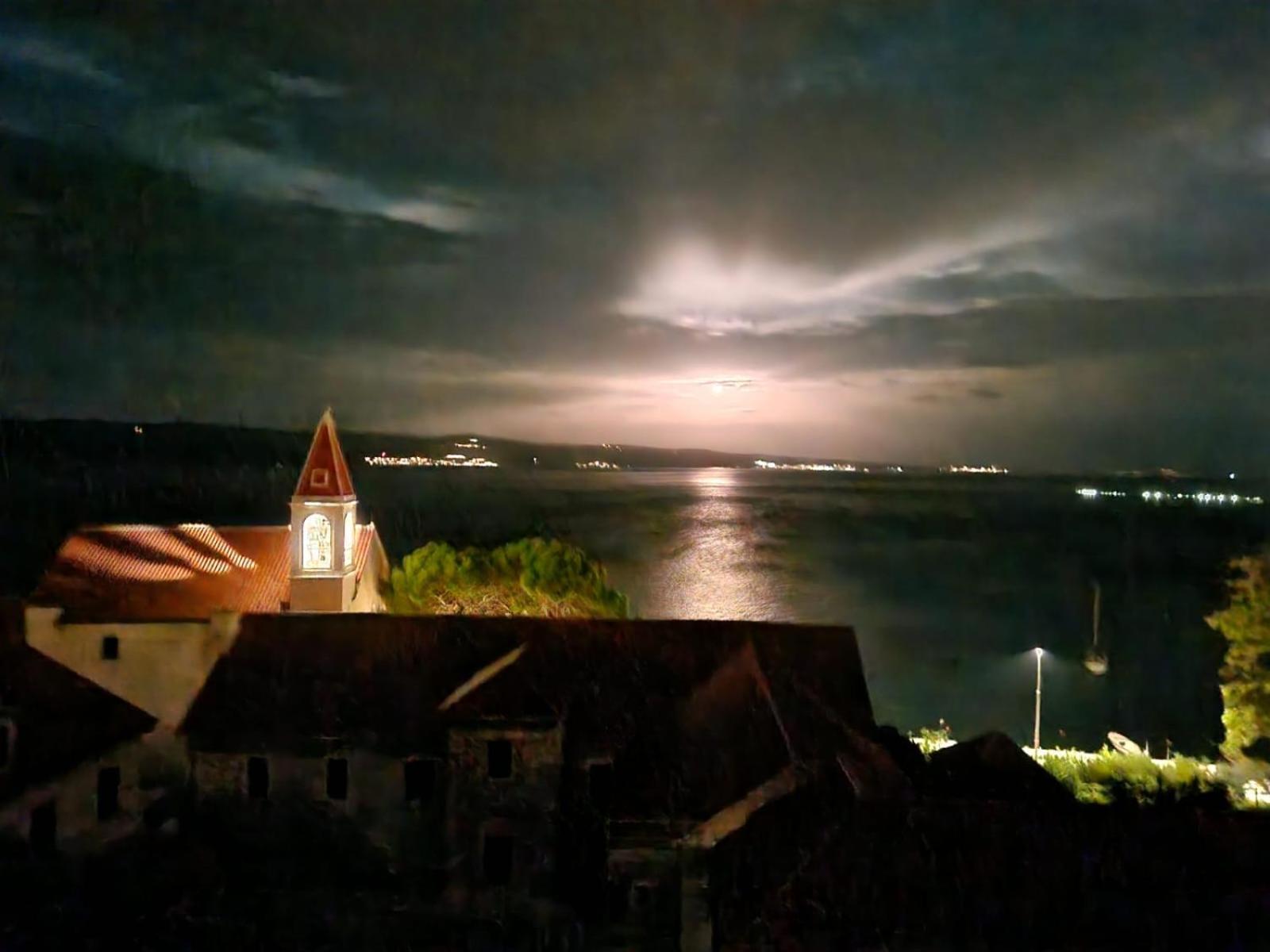 Sea View Panorama Apartment L Omiš Kültér fotó